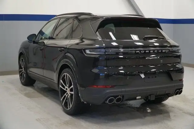 2026 Porsche Cayenne S - Photo 22
