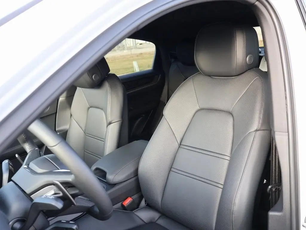 2026 Porsche Cayenne Coup S - Photo 40