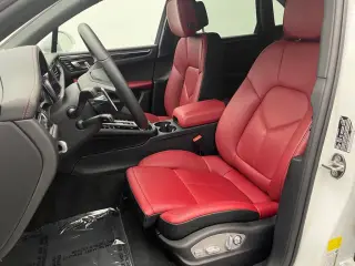 2026 Porsche Macan Base - Photo 37