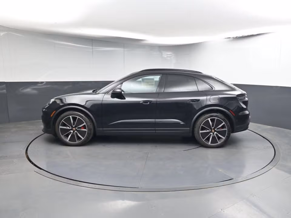 2025 Porsche Macan S - Photo 11