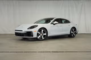 2025 Porsche Panamera 4's photo