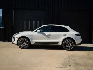 2026 Porsche Macan T - Photo 13