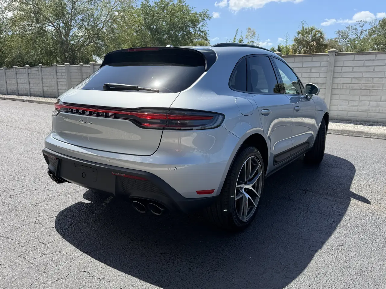 2026 Porsche Macan T - Photo 40