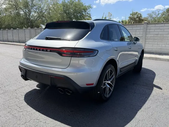 2026 Porsche Macan T - Photo 38