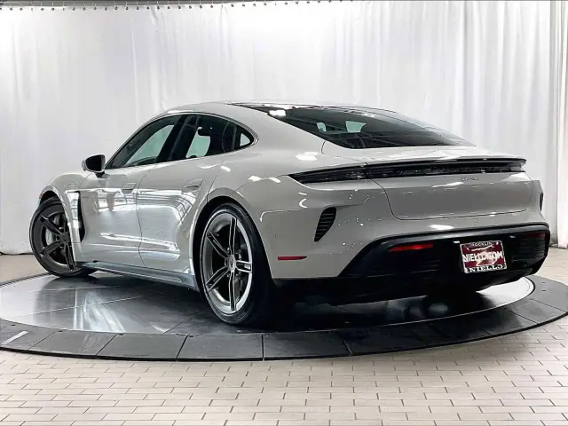 2025 Porsche Taycan Turbo - Photo 14