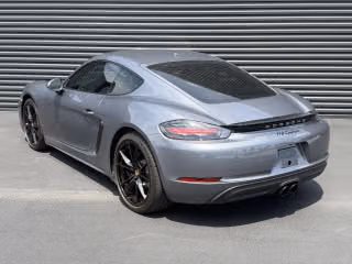 2025 Porsche 718 17