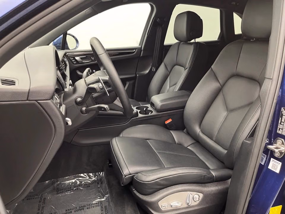 2025 Porsche Macan Base - Photo 35