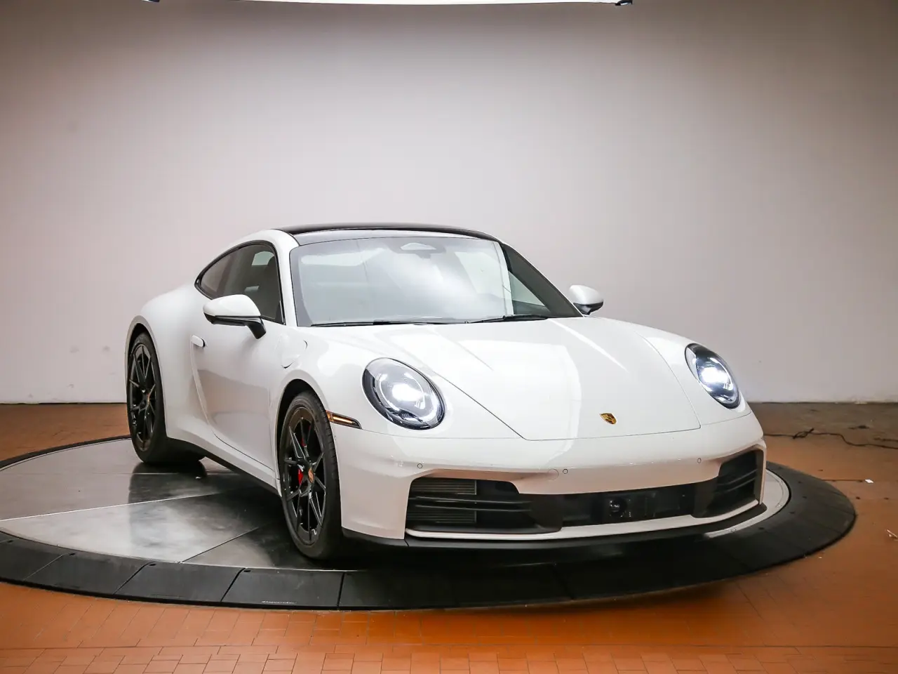 2026 Porsche 911 S - Photo 32