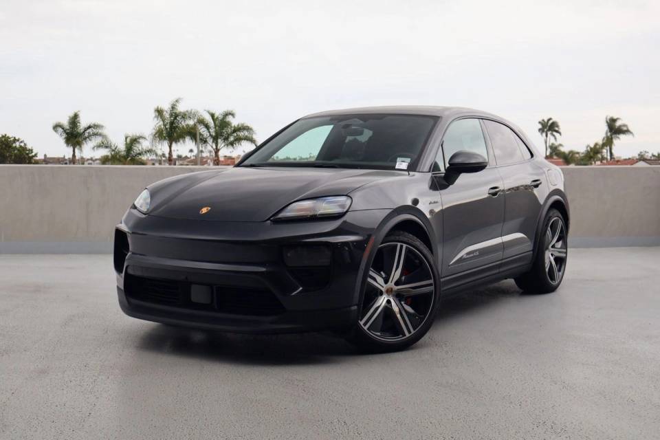 2025 Porsche Macan S