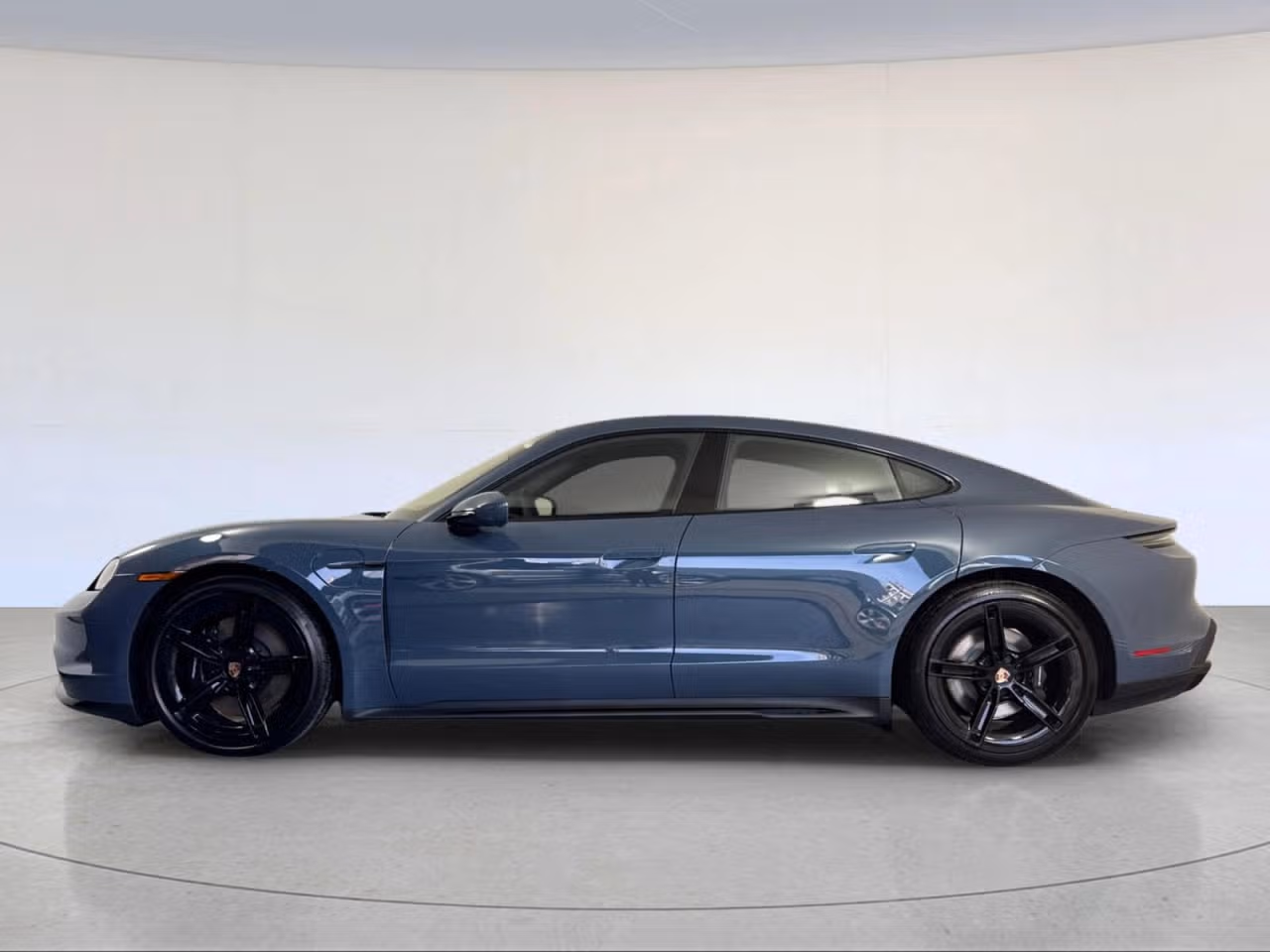 2026 Porsche Taycan GTS - Photo 12