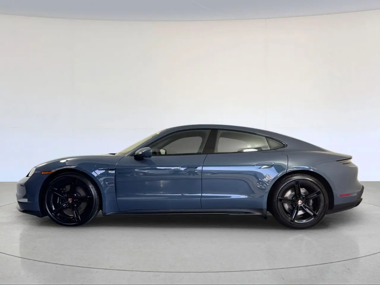 2026 Porsche Taycan GTS - Photo 16