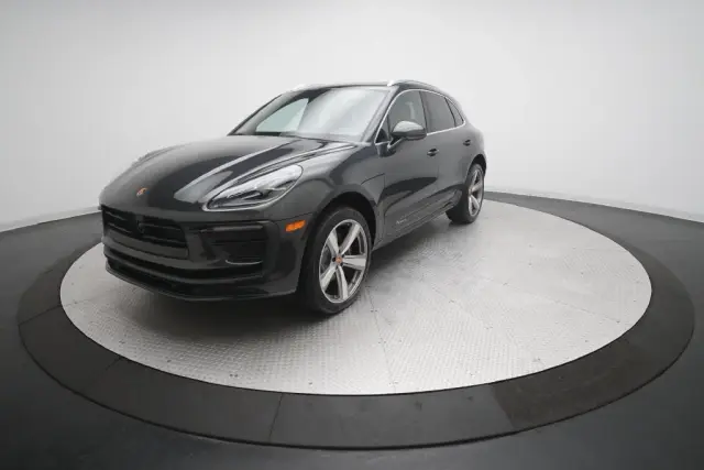 2026 Porsche Macan T - Photo 6