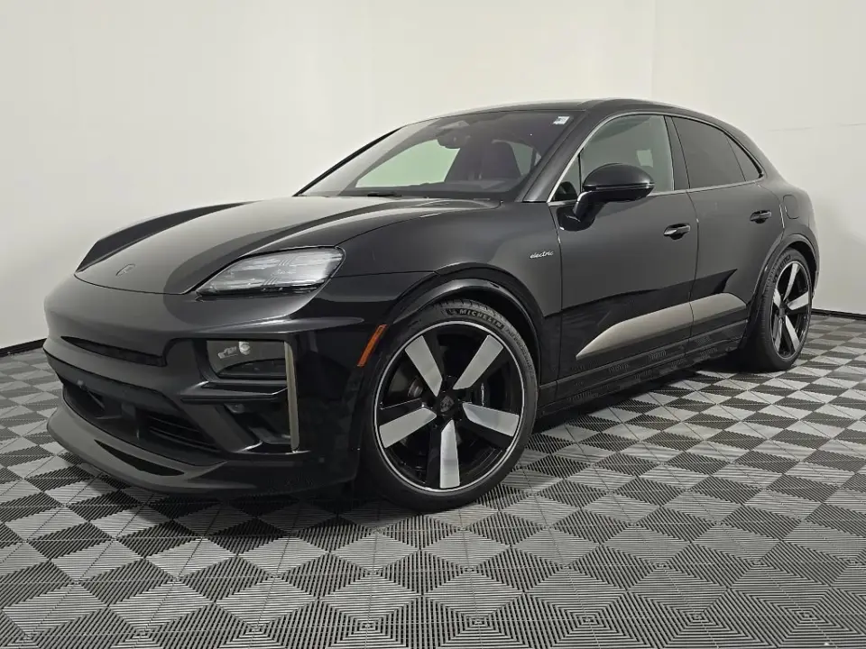 2025 Porsche Macan Turbo Electric - Photo 7