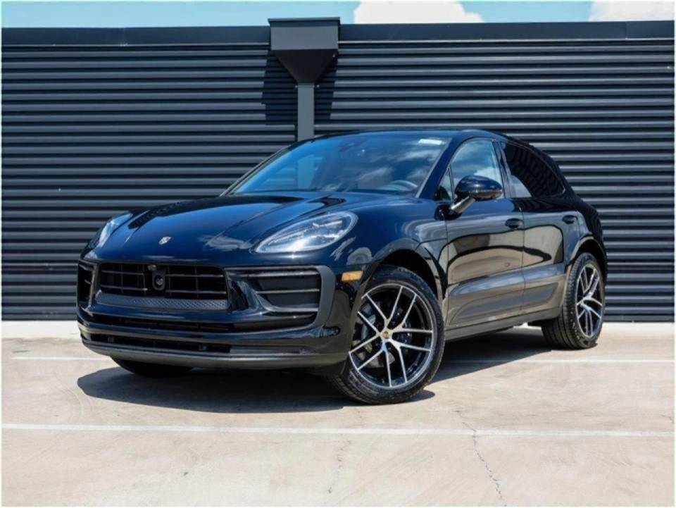 2025 Porsche Macan Base