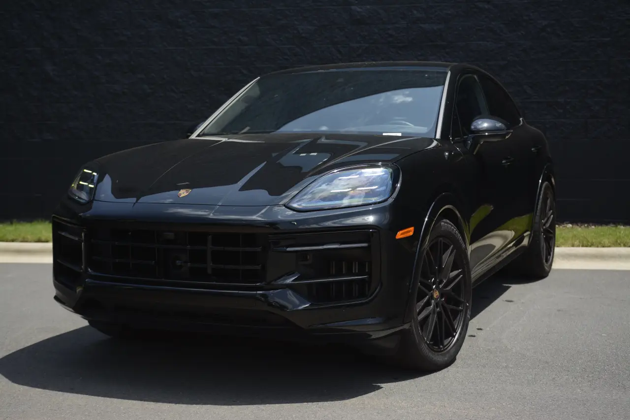 2025 Porsche Cayenne GTS