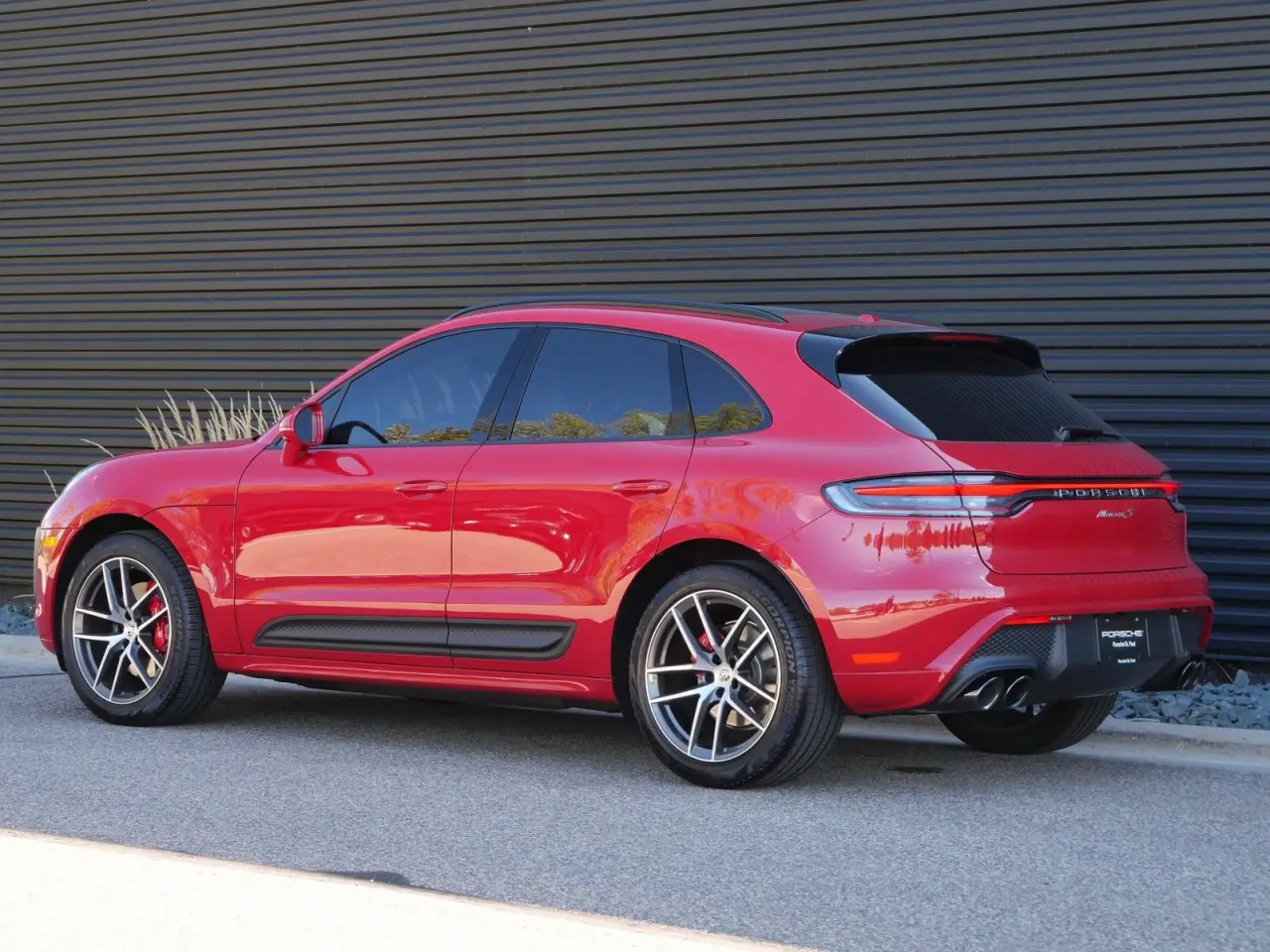 2025 Porsche Macan S - Photo 24