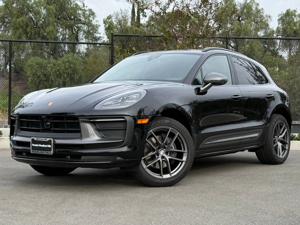 2025 Porsche Macan T