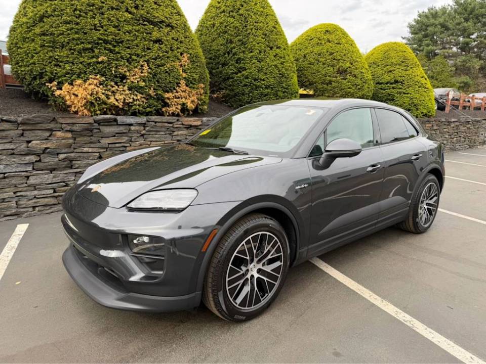 2026 Porsche Macan