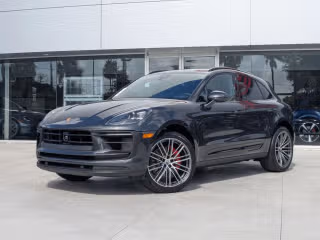 2025 Porsche Macan S's photo