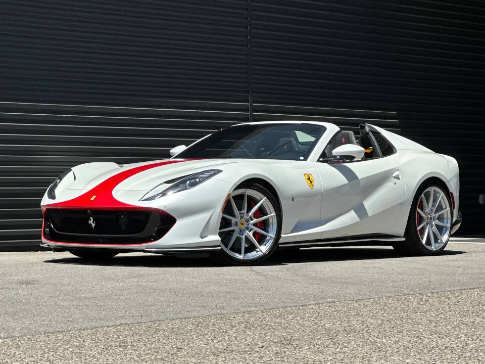 2022 Ferrari 812 GTS Base