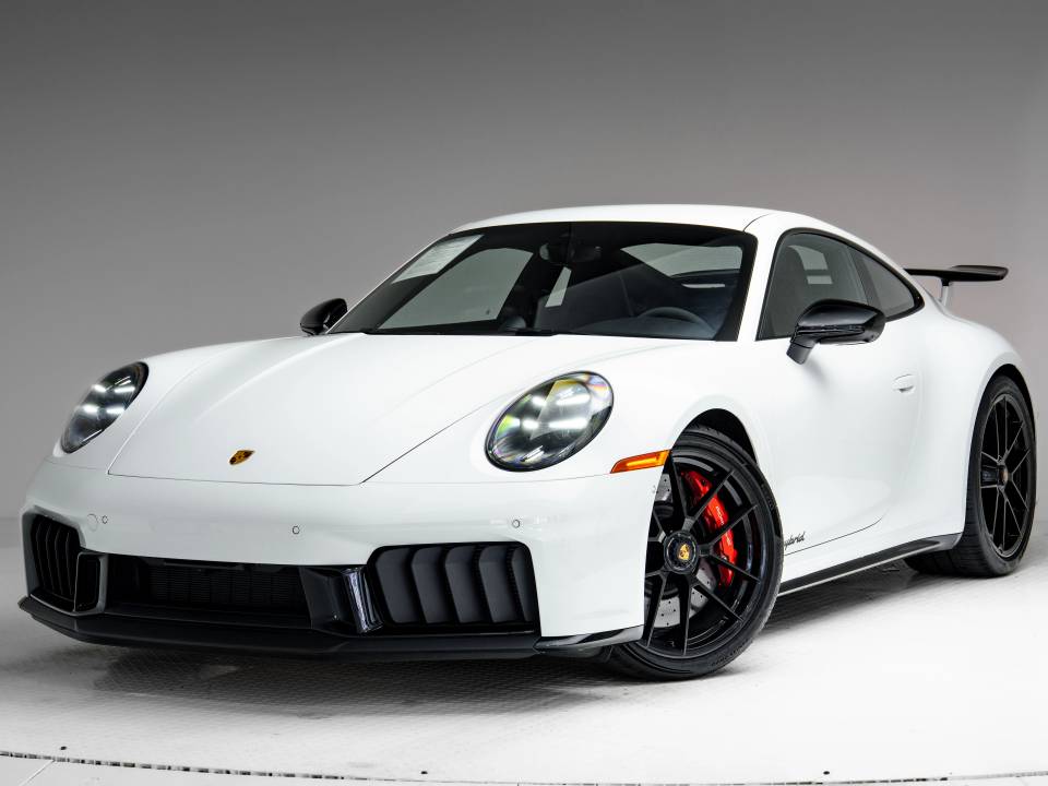 2025 Porsche 911 GTS