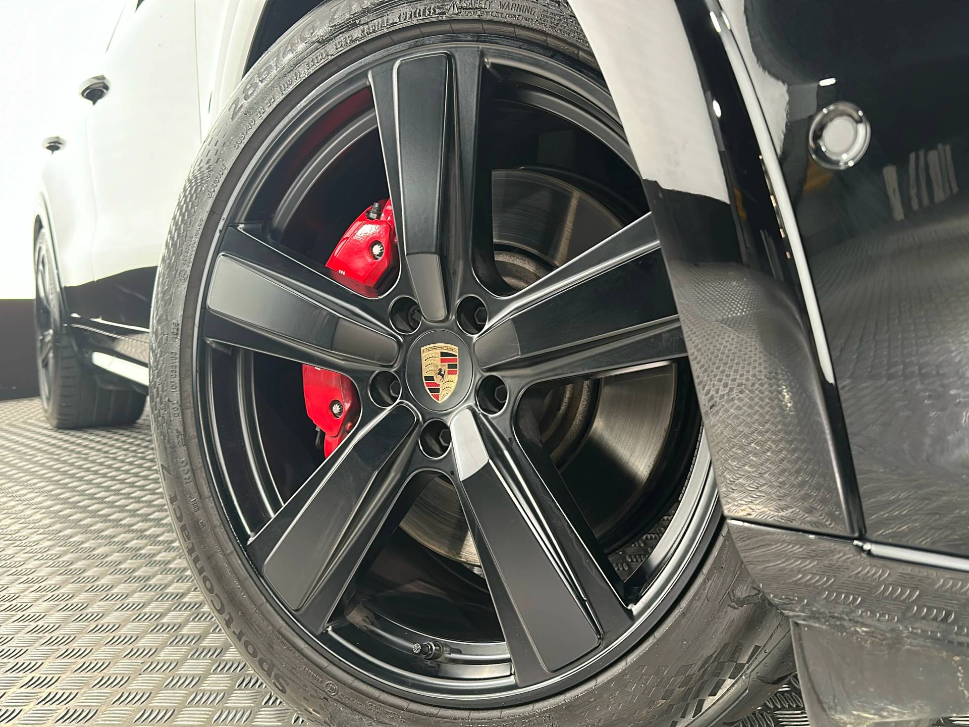 Cayenne GTS, photo 38 of 38
