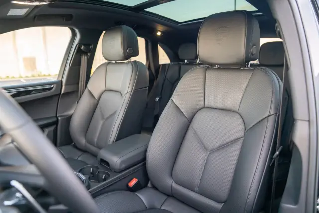 2026 Porsche Macan - Photo 30