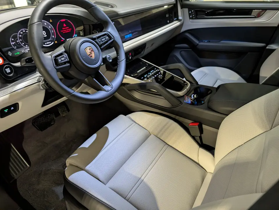 2026 Porsche Cayenne Base - Photo 31