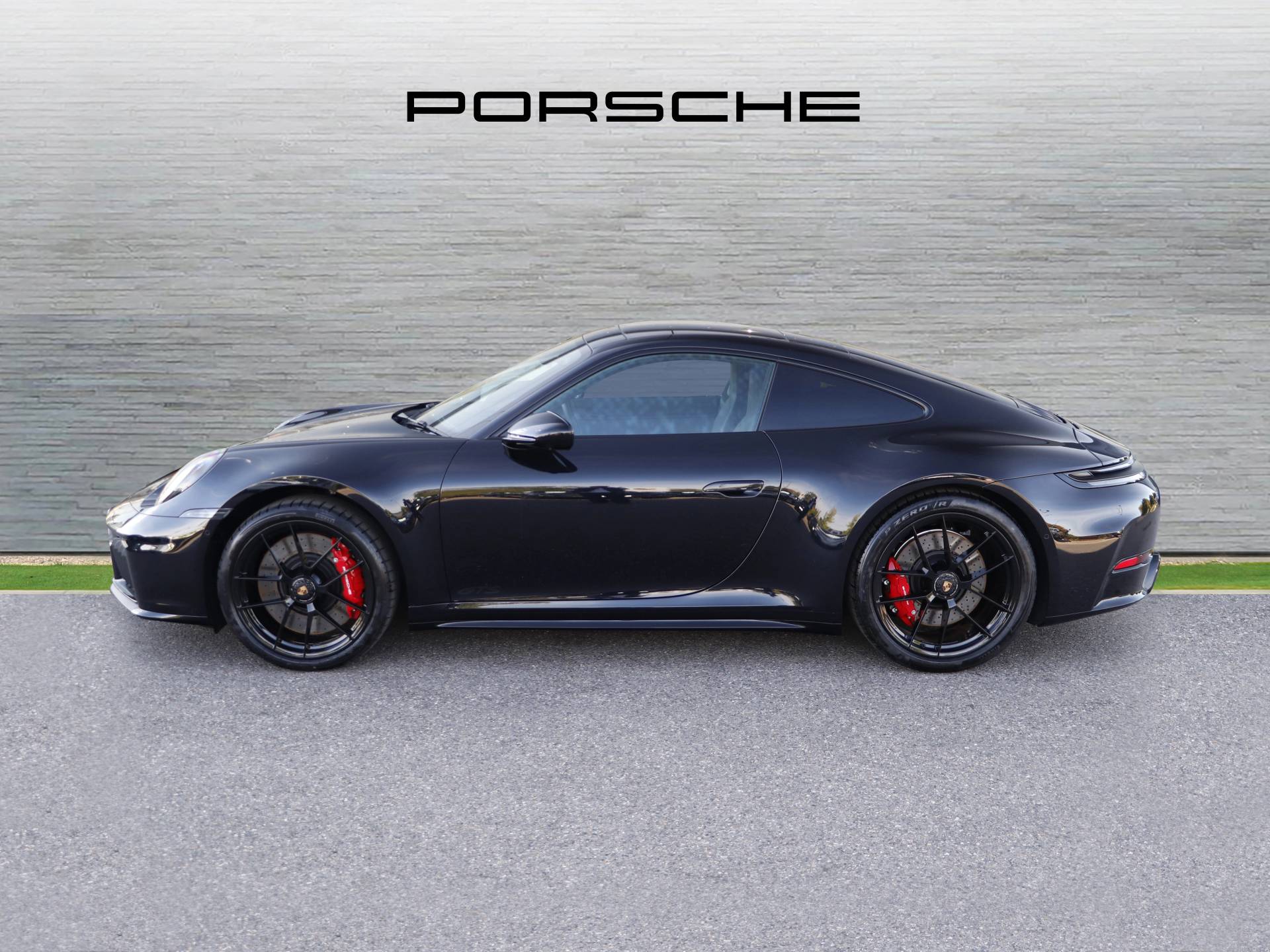 911 Carrera GTS, photo 2 of 37