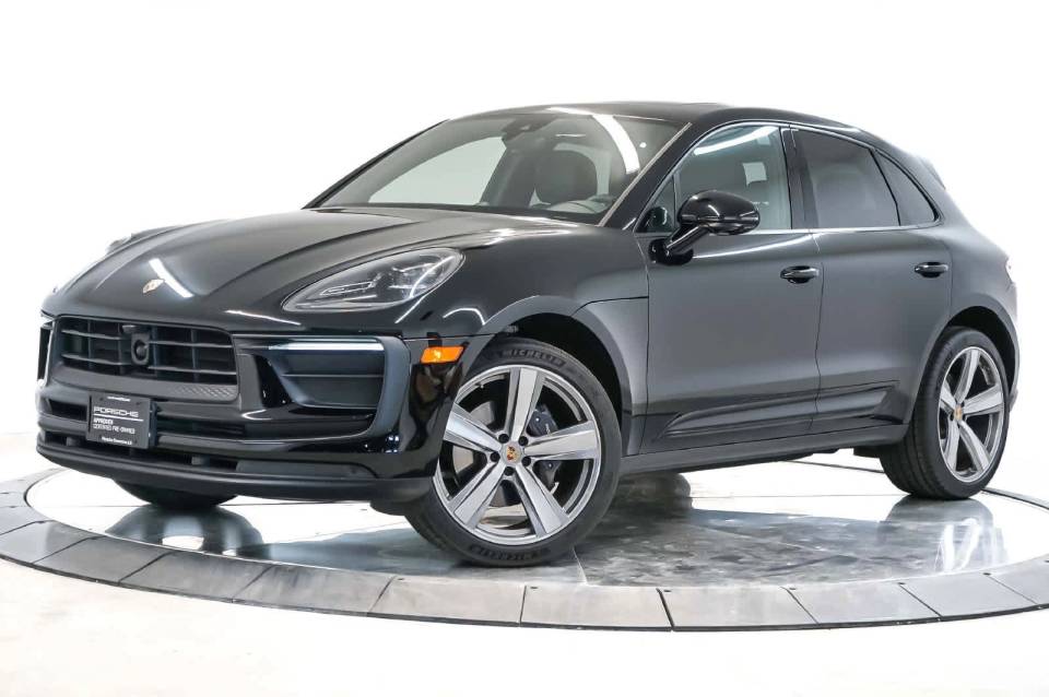 2025 Porsche Macan Base