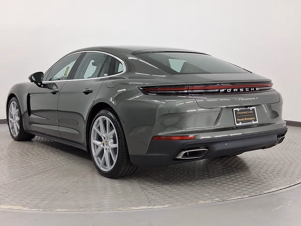 2026 Porsche Panamera 4 E-Hybrid - Photo 20