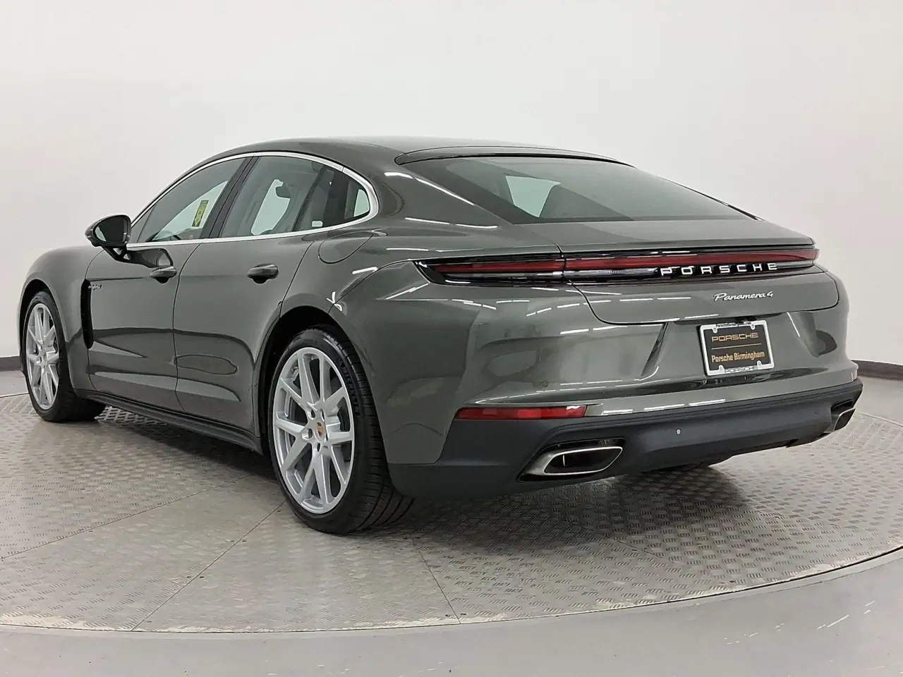 2026 Porsche Panamera 4 E-Hybrid - Photo 24