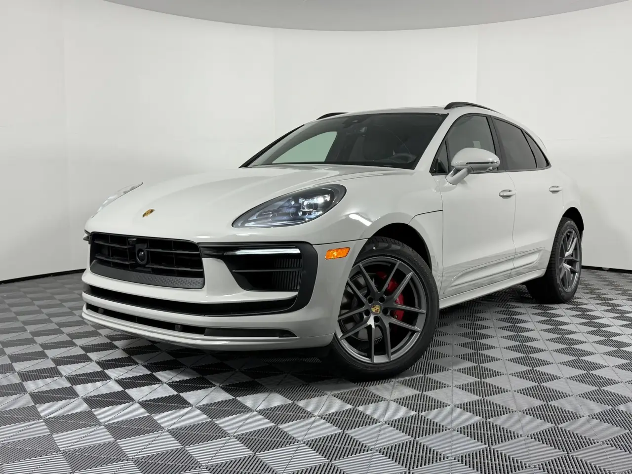 2026 Porsche Macan S - Photo 8