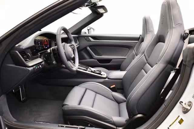 2026 Porsche 911 S - Photo 34
