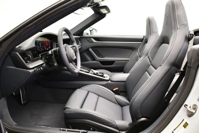2026 Porsche 911 S - Photo 38