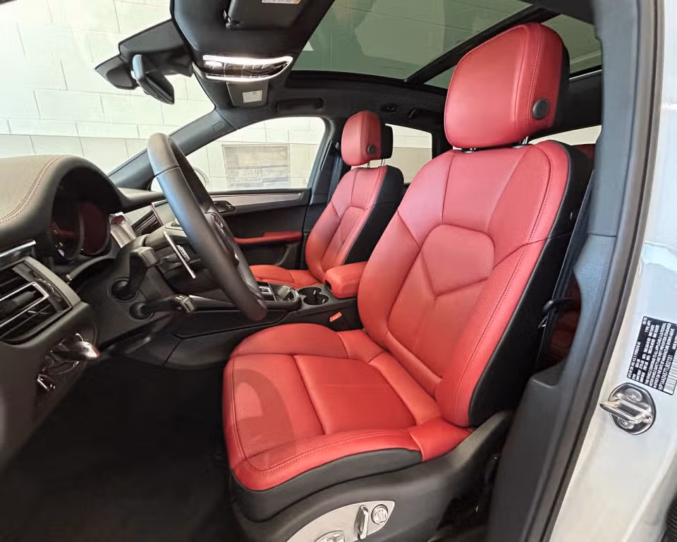 2026 Porsche Macan - Photo 35