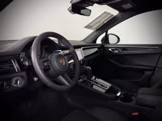 2025 Porsche Macan T - Photo 25
