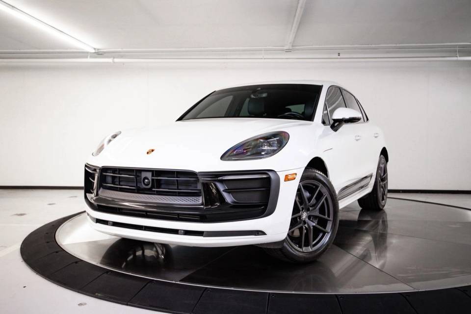 2023 Porsche Macan T