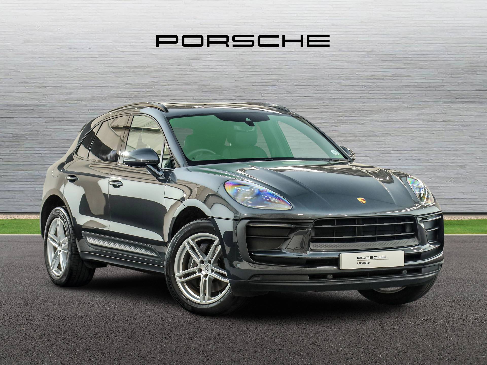 Macan, photo 1 of 30
