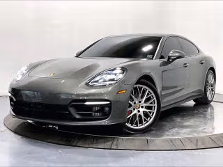2023 Porsche Panamera 4S's photo