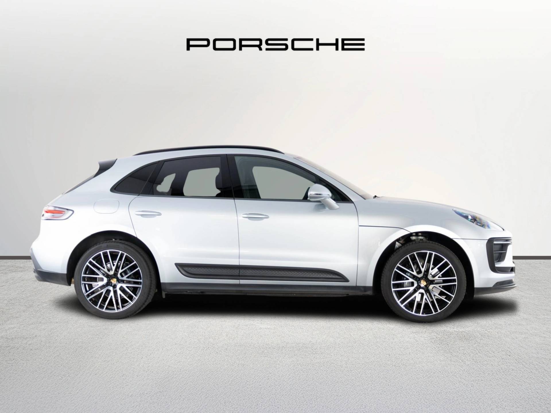 Macan, photo 2 of 43