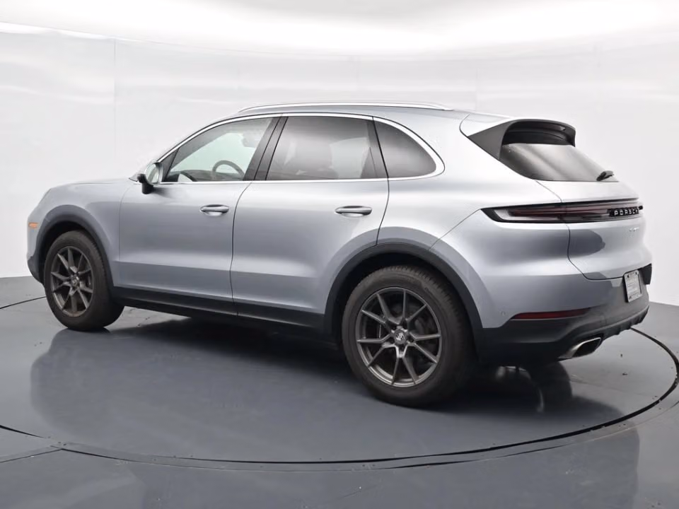 2025 Porsche Cayenne Base - Photo 19