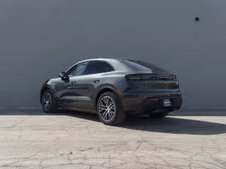 2026 Porsche Macan Base - Photo 17