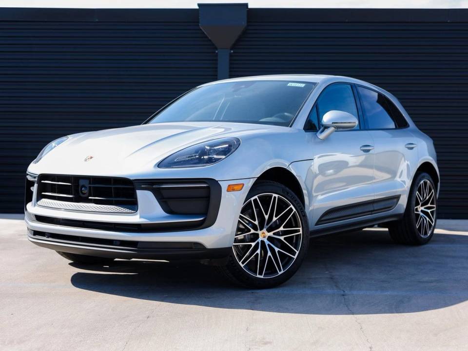 2026 Porsche Macan Base