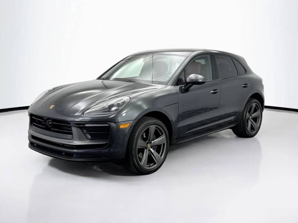 2025 Porsche Macan Base