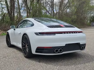 2022 Porsche 911 - Photo 21