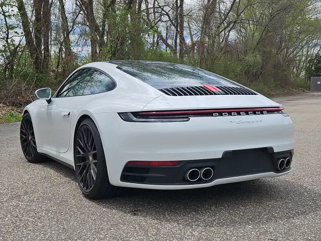 2022 Porsche 911 - Photo 22