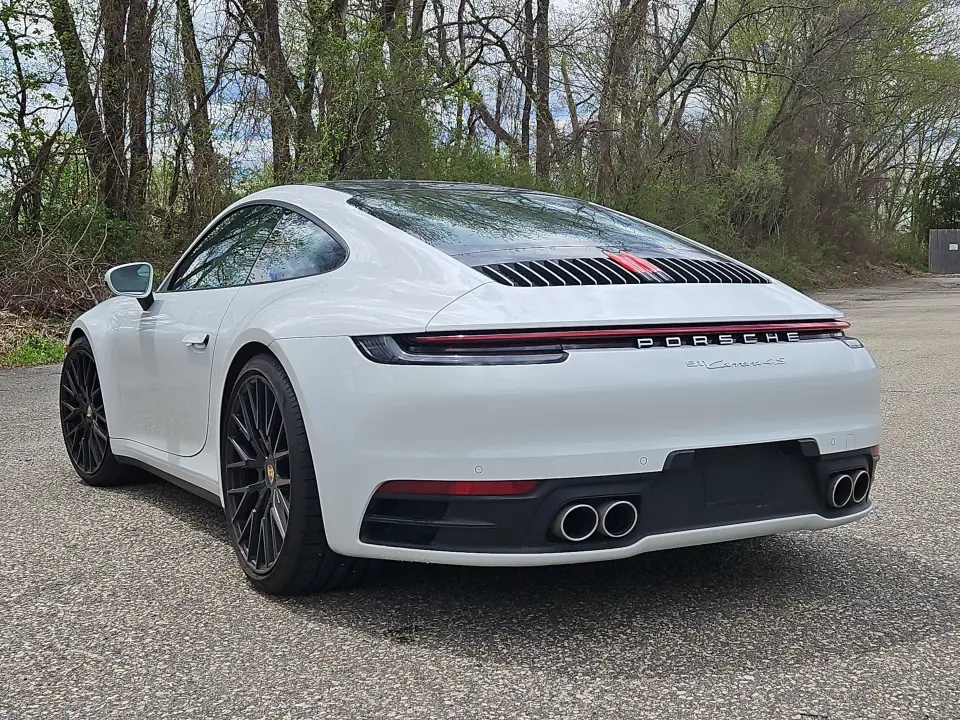 2022 Porsche 911 - Photo 23