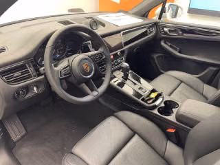 2026 Porsche Macan Base - Photo 25