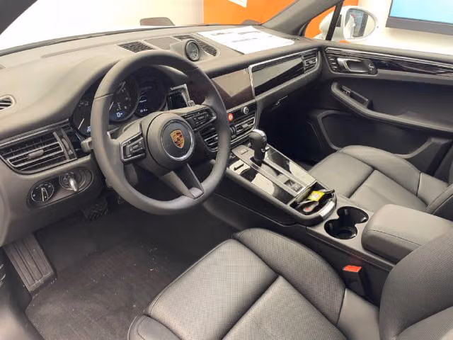 2026 Porsche Macan Base - Photo 26